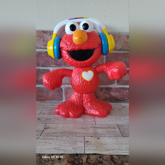 LET'S DANCE ELMO - Picture 1 of 5